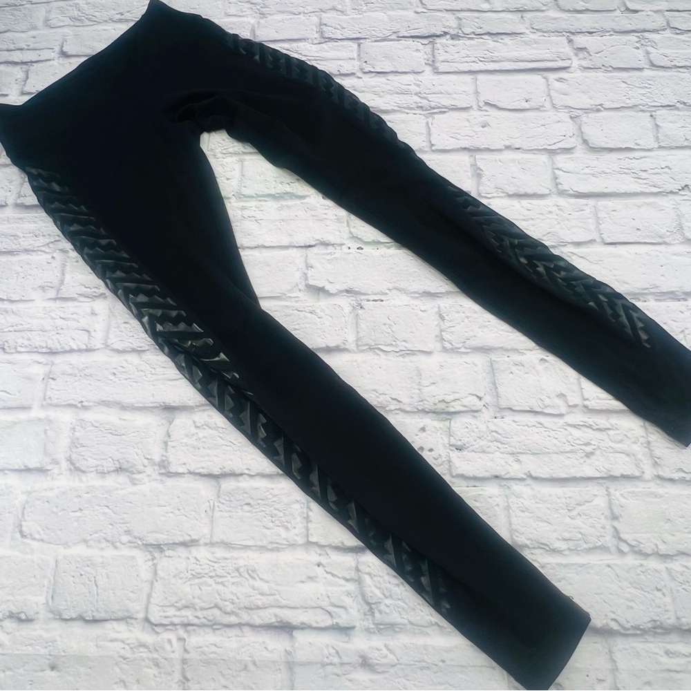 lululemon Size 6 High Waist Black Leggings with Side Aztec Detail